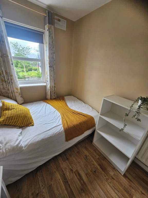Stunning 6 Bed House With Private Garden in Galway