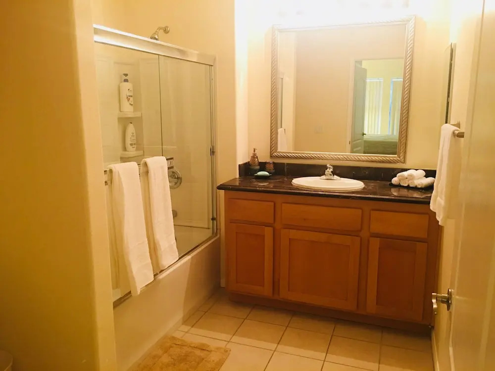 DTLA Apartment With Parking and Pool