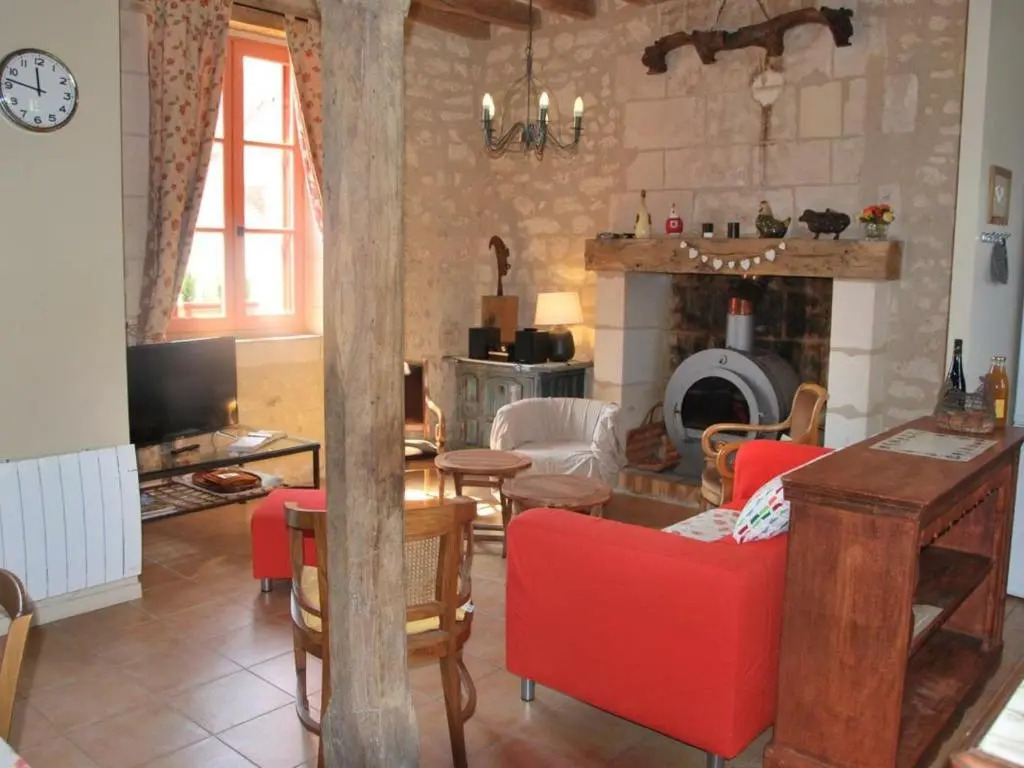 Gîte Tourangeau près de Loches avec Cheminée et Jardin - FR-1-381-40