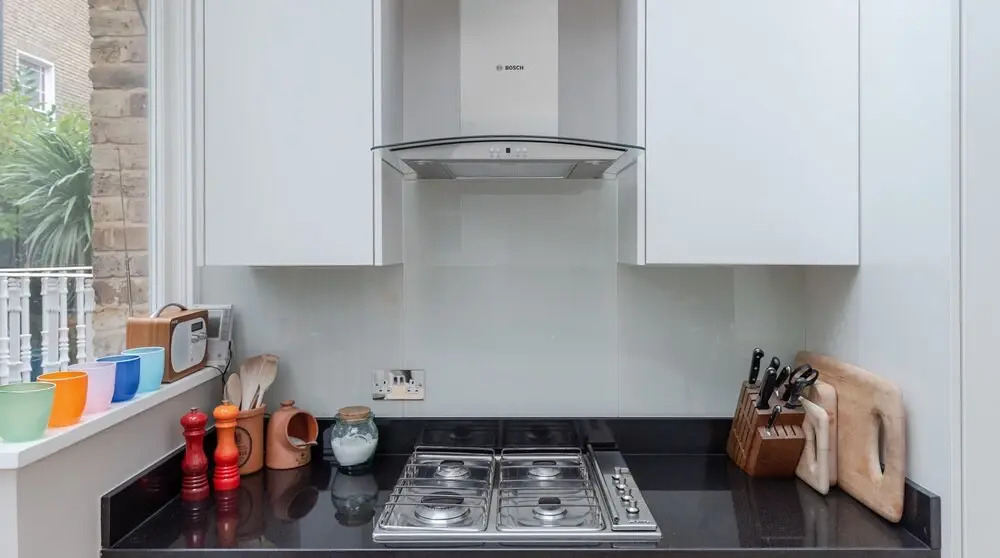 JOIVY Elegant 3-Bed Flat W/ Private Garden In Notting Hill