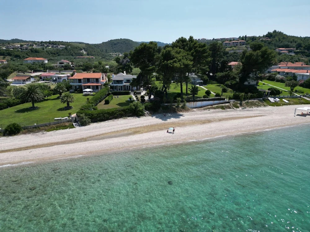 Villa Mare Azul - Luxury Beachfront Retreat in Hanioti, Halkidiki, Greece