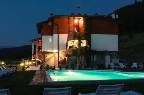 Alpine Garden Hotel