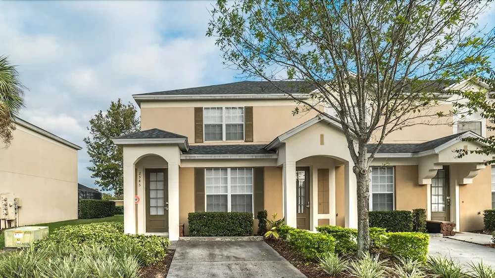 2545 Windsor Hills