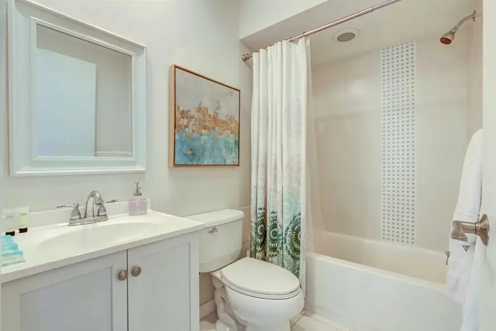 Woodridge - Private & Sanitized, Perfect for Social Distancing & Working From Home. Private Pool, Pet Friendly. Discounted During Pandemic. Super-host Support