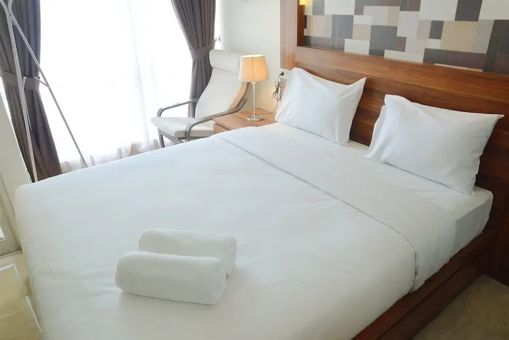 Warm and Best Studio Menteng Park Apartment