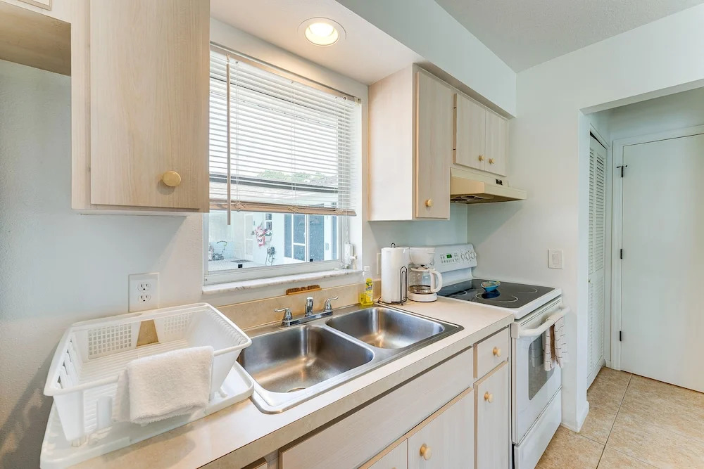 Englewood Escape Near Beaches: Pets Welcome!
