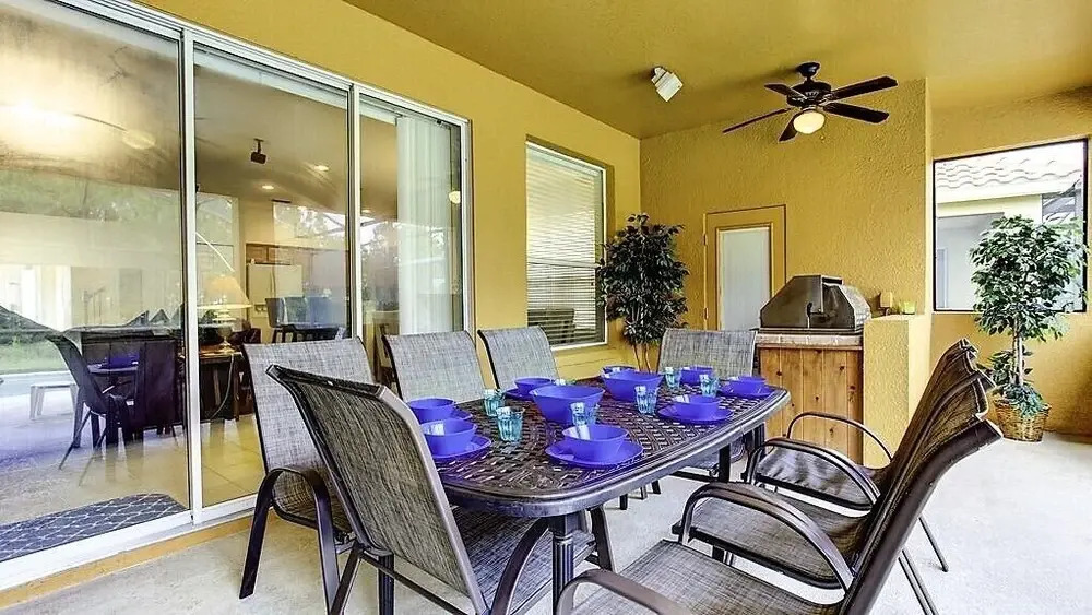 Outdoor Kitchen, Private Pool & Spa, Games Room !!