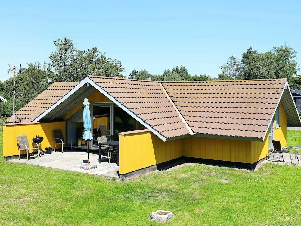Charming Holiday Home With Terrace in Rødby