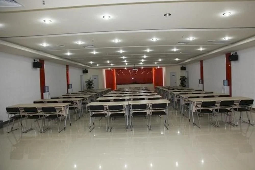 Eaka 365 Hotel