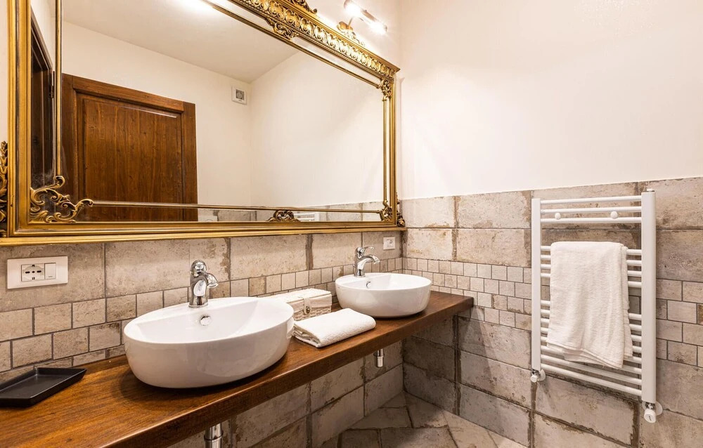 Beautiful Apartment in Vinci With Wifi and 1 Bedrooms