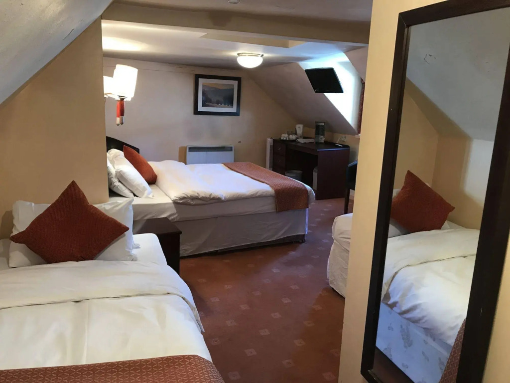The Royal Victoria and Bull Hotel