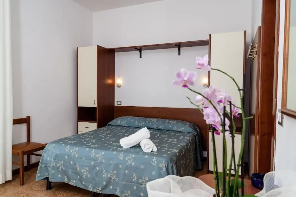 Hotel Sayonara