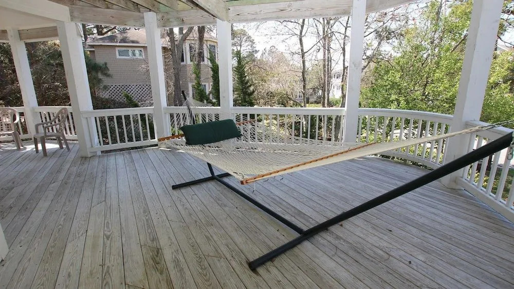 Footprints by the Sound - 5 Br Home