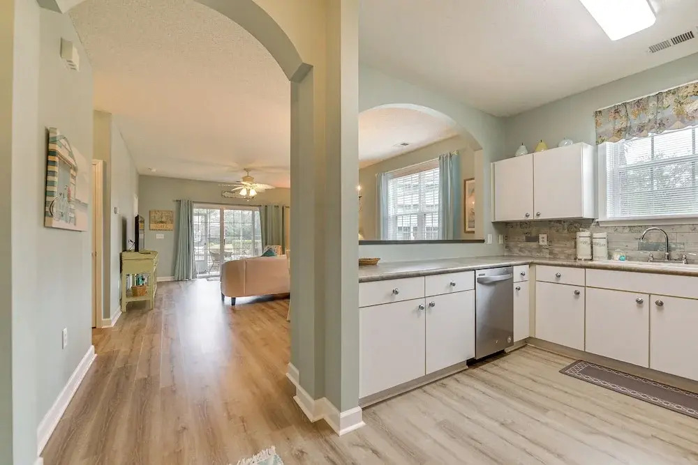 3 Mi to Ocean: North Myrtle Beach Condo w/ Balcony