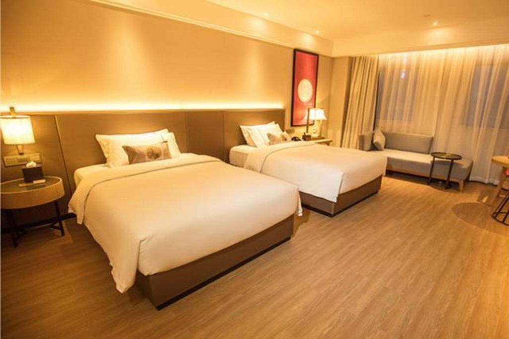 ECHENG Hotel (Zhanjiang Wuchuan Jinsha Plaza)