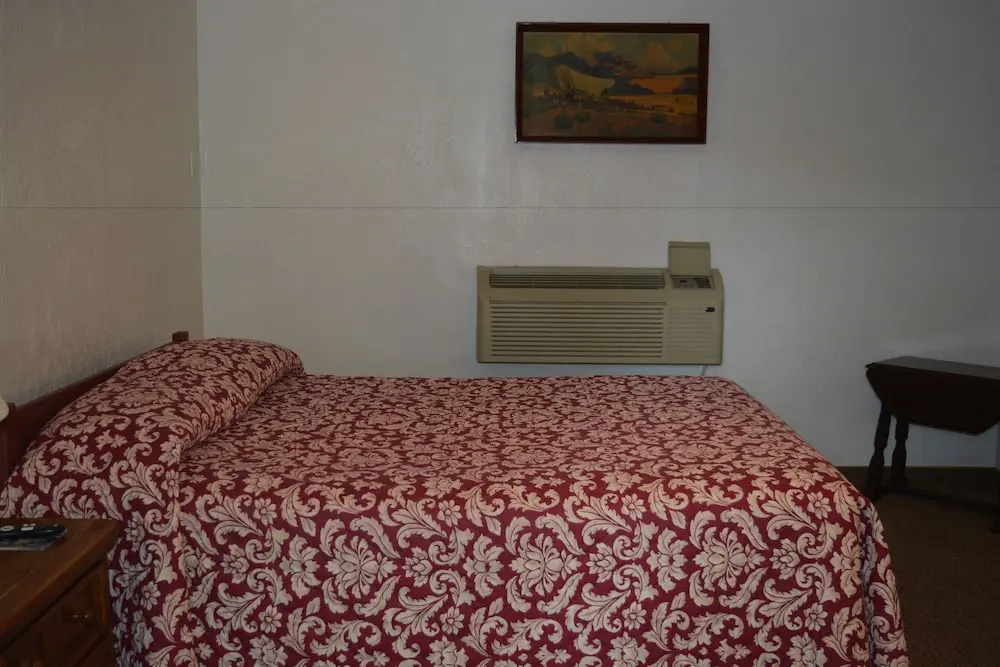 The Evergreen Motel in Kansas