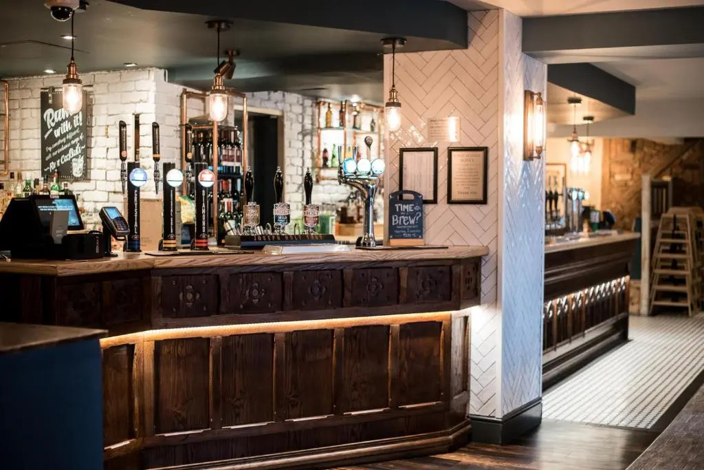 Cat & Lion Country Pub and Hotel