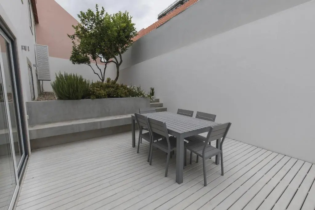 Lovelystay - Chic, Citrus Home - Private Garden And Parking