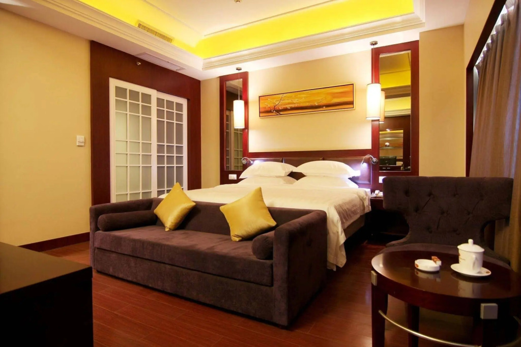 Shandong International Hotel (Jinan Quancheng Square Daming Lake Branch)