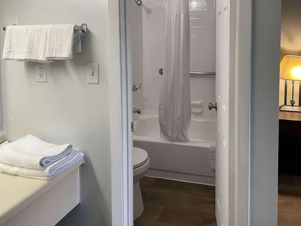 Rodeway Inn Wytheville near I-77 and I-81
