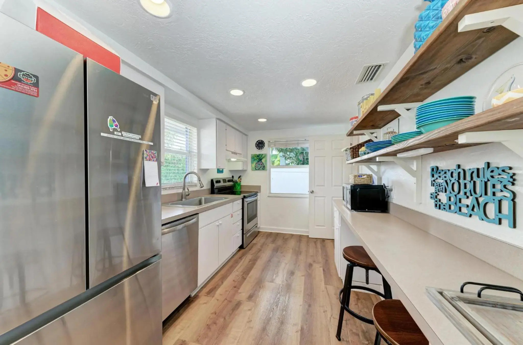 Blue Pelican 306 - 61st St Unit B West