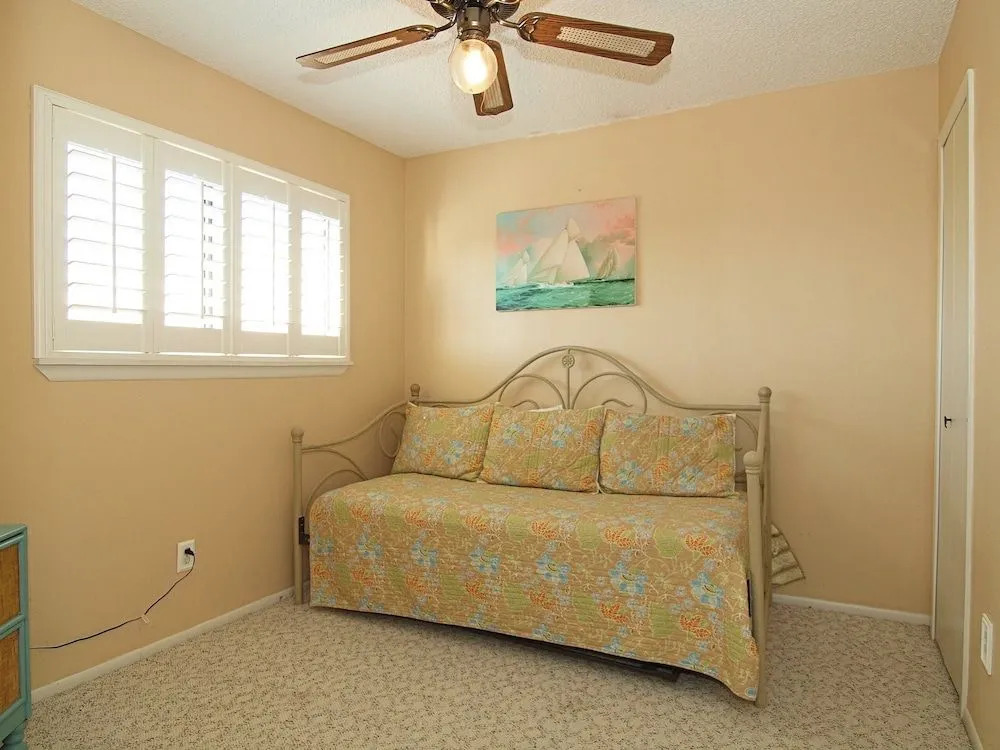 Cyndy s Beach House TS528