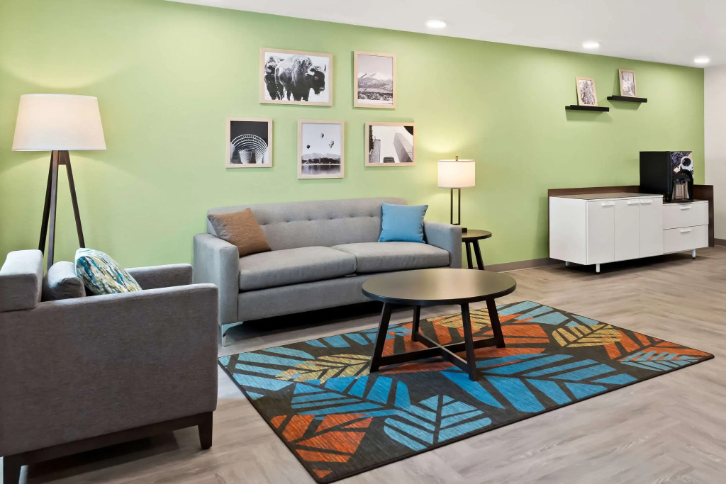 WoodSpring Suites Denver Commerce City