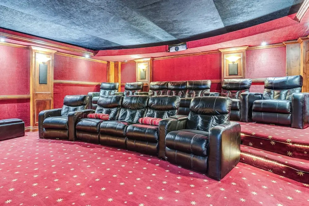 Elegant 6,300-sq-ft Family Home w/ Hot Tub in Orem