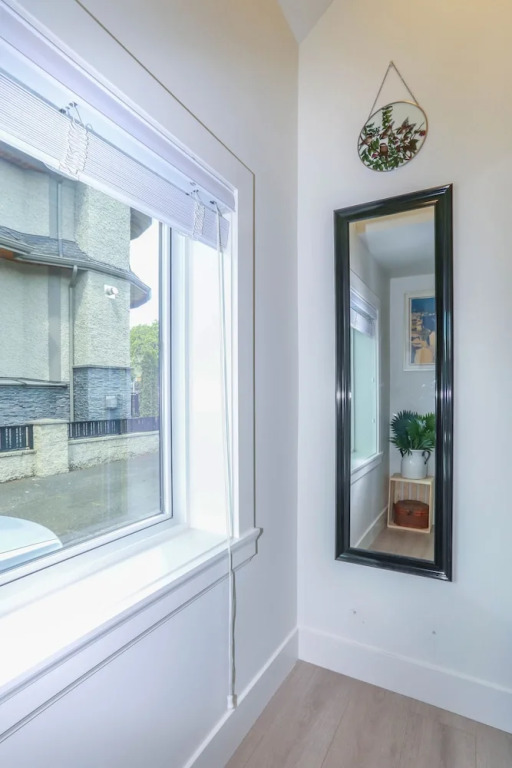 Tasteful 2 Bedroom Suite near Marine Gateway by Elevate Rooms