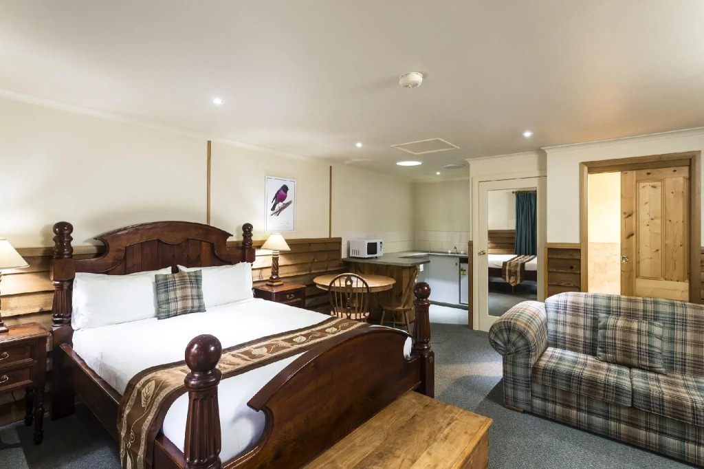 Cradle forest inn