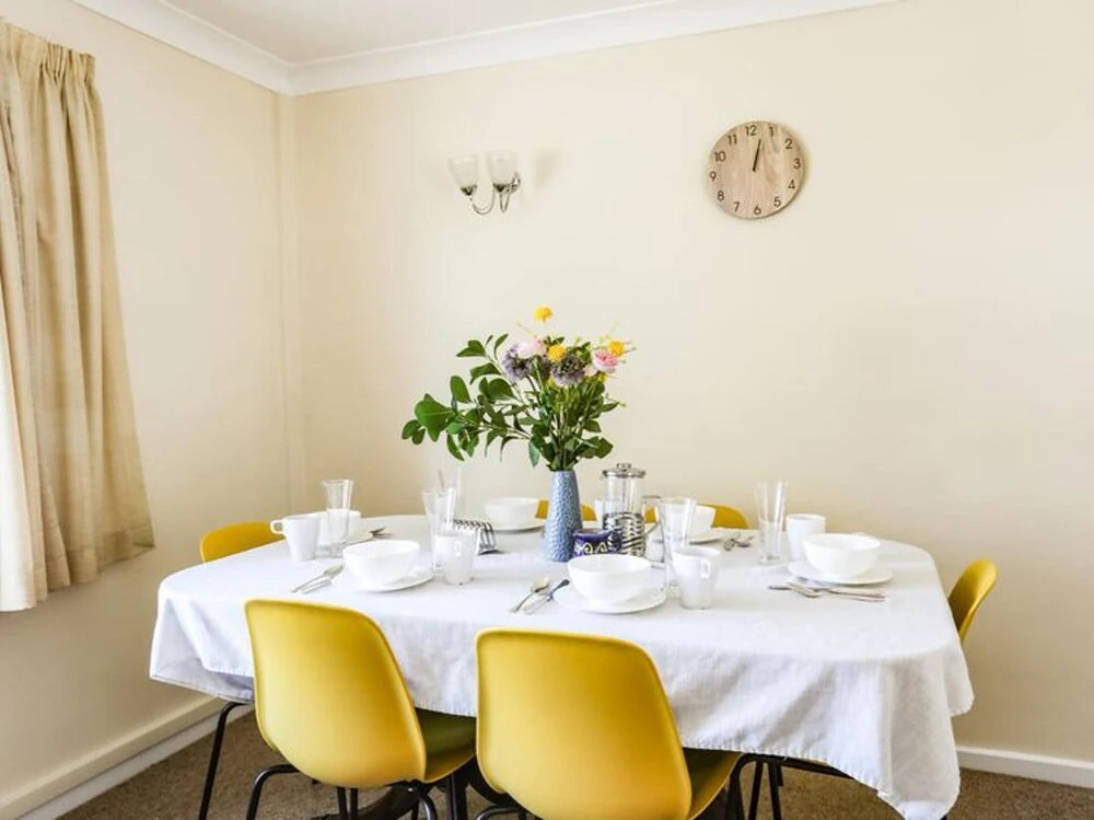 Homely, 4-bed House Close to Stunning Beach