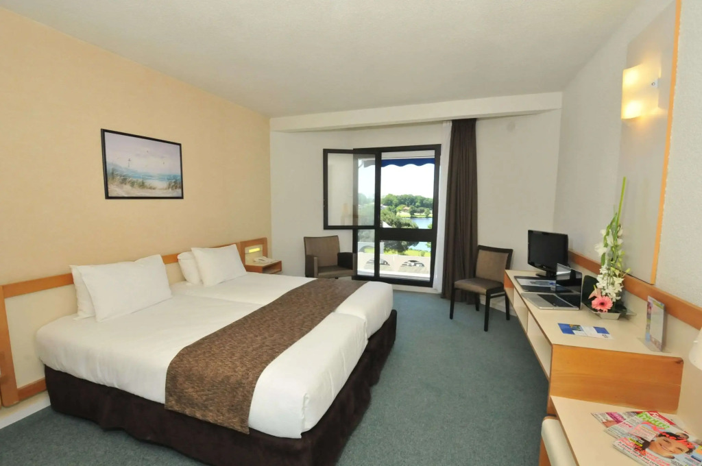Brit Hotel du Lac