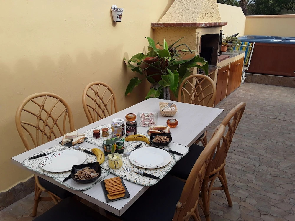 Villa Riki Bed and Breakfast