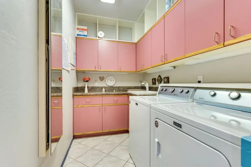 Lake Havasu Home w/ Rooftop Deck ~ 1 Mi to Beach!