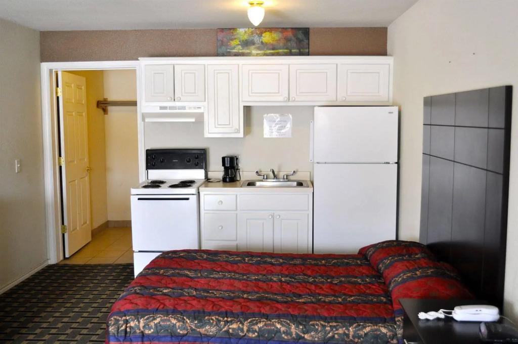 Andrews Motor Inn