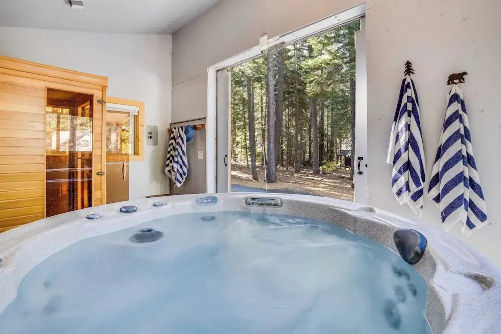 Homewood by Avantstay Amazing Family Cabin w Hot Tub Sauna