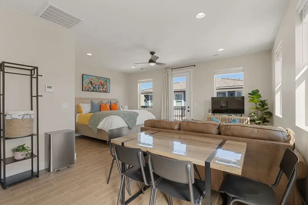 Southwest Getaway 6 Bedroom Home