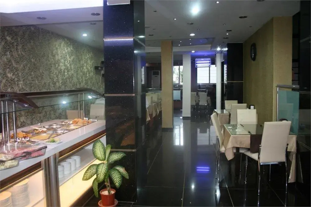 Ugur Hotel