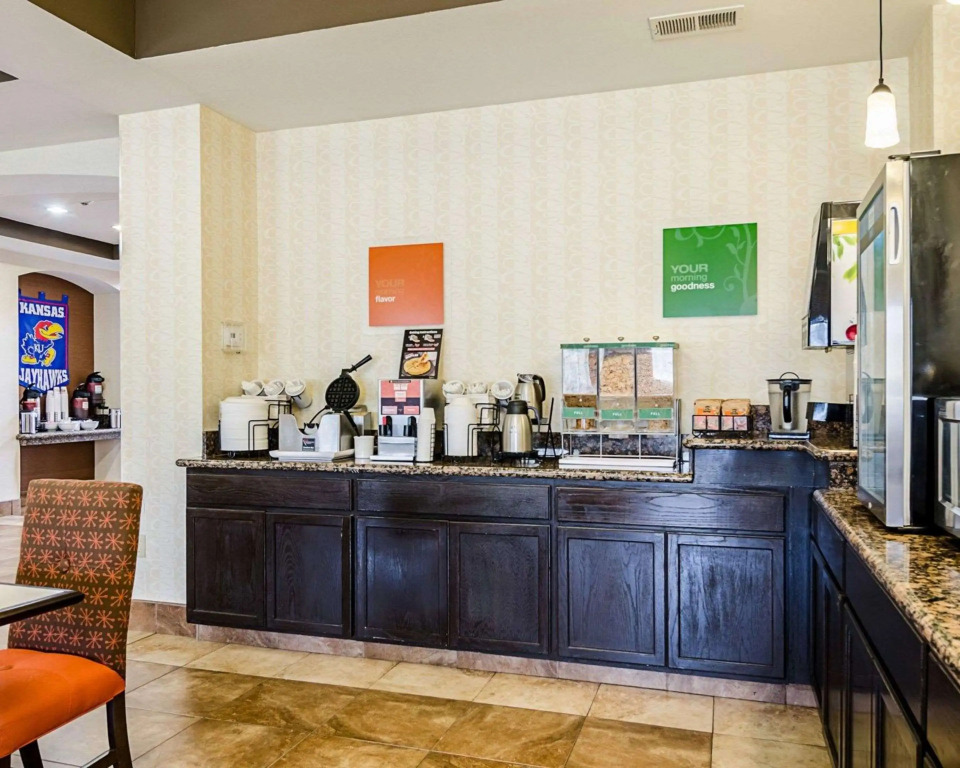 Comfort Inn & Suites Lawrence - University Area