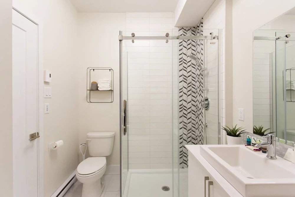 Stunning Split Level 3 BR Little Italy Apartment