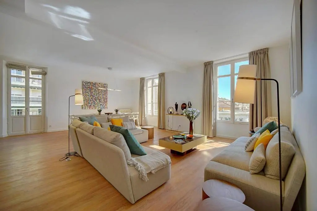 IMMOGROOM - Magnificent 180m duplex apartment - Parking - Air conditioning