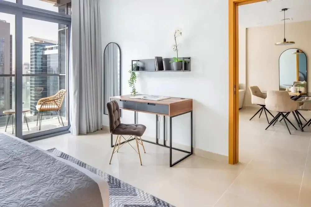 Silkhaus Furnished Spacious Wifi Pool Gym