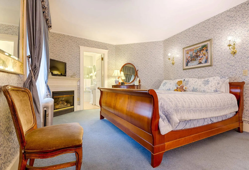 Gateways Inn