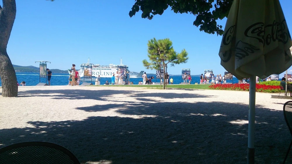 Apartment With 3 Bedrooms in Privlaka, With Wonderful sea View and Enc