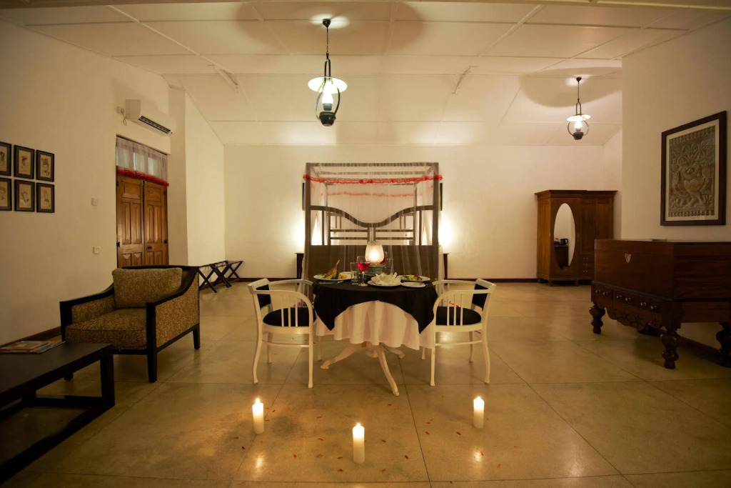 Mountbatten Bungalow- Thema Collection