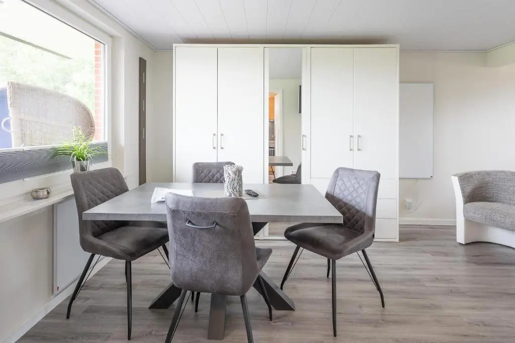 Bungalow Neuwarft, Wohnung 2