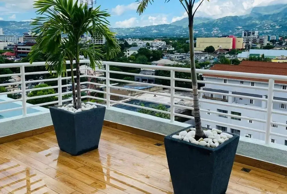1 Bedroom Mountain Retreat New Kingston