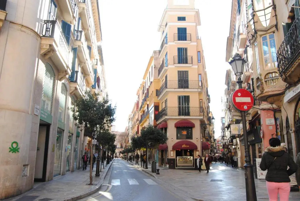 Cream homes La Rambla, TURISMO DE INTERIOR