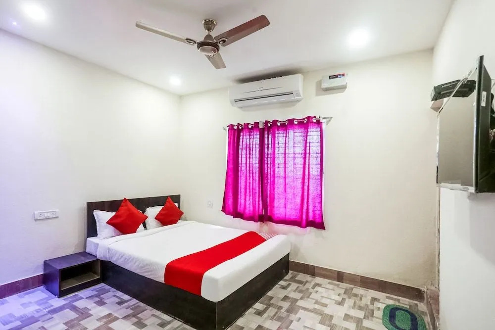 OYO 48754 Arati Homes