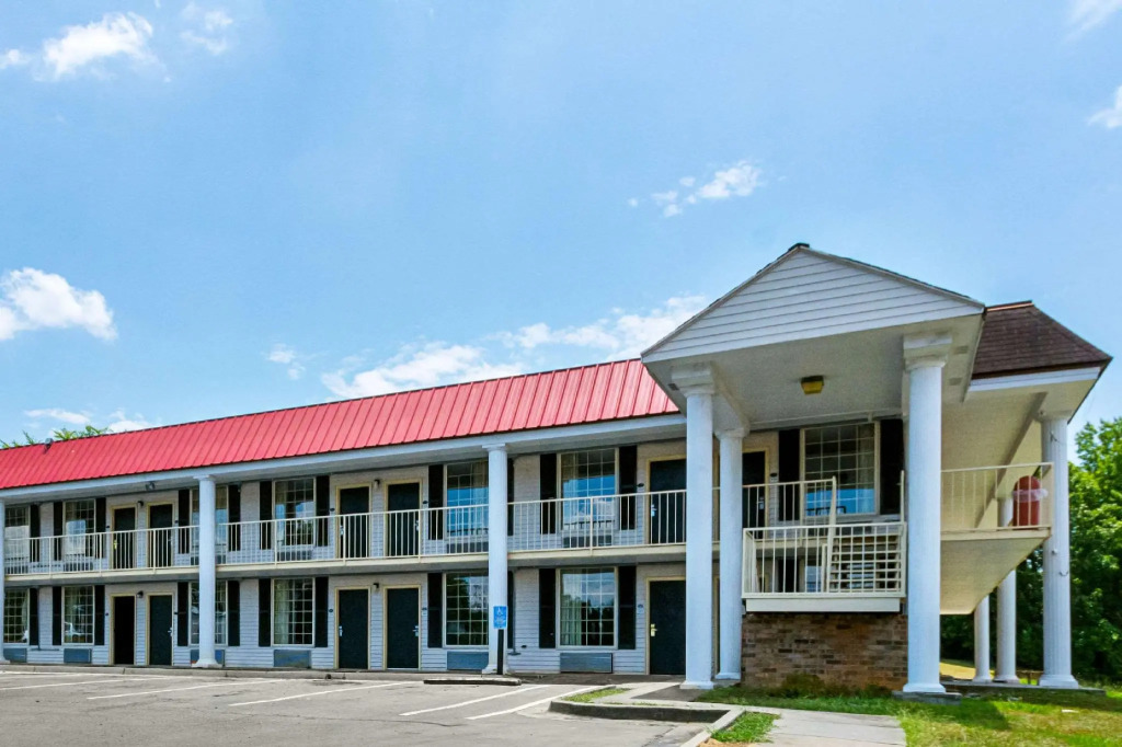 Rodeway Inn & Suites